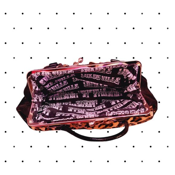 Luxe De Ville fuzzy feel handbag/purse - Picture 4 of 6